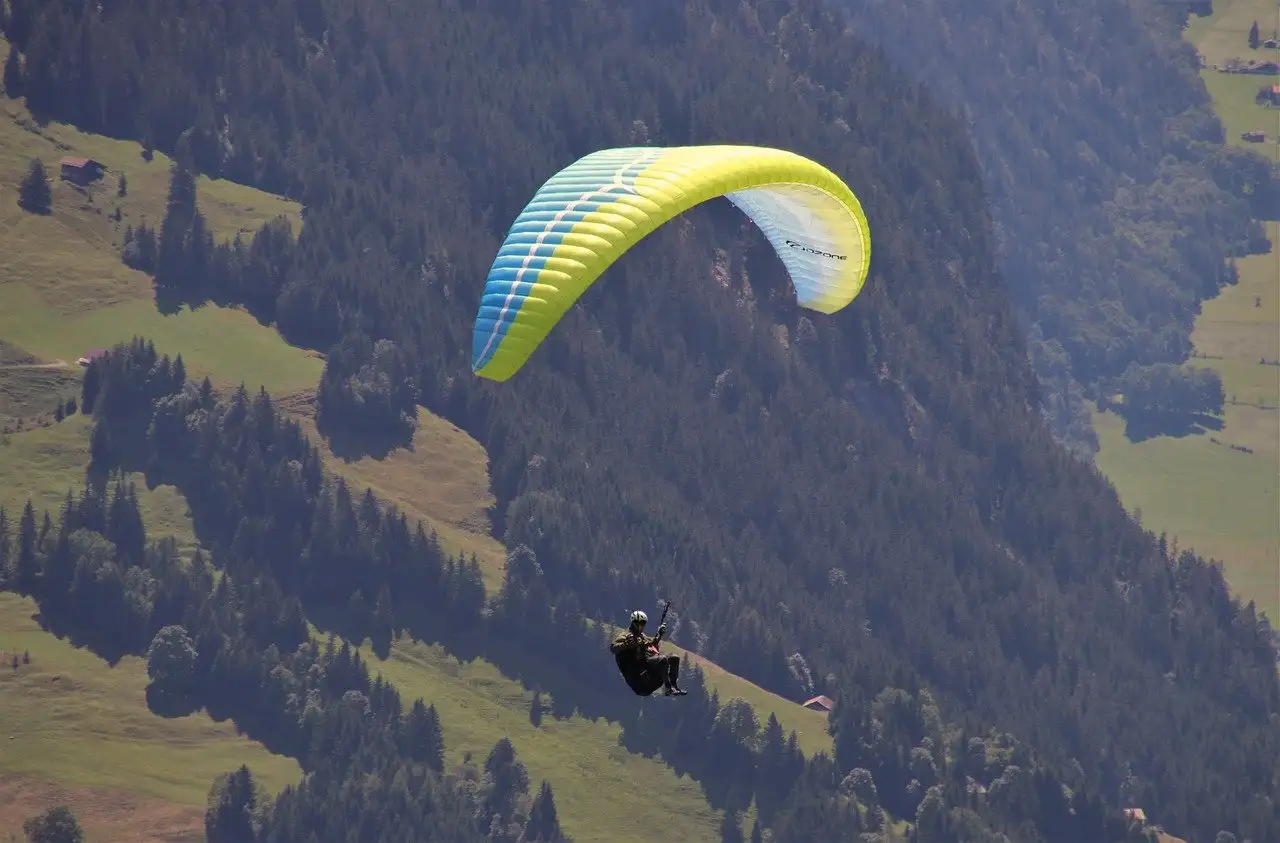 Paragliding in Srinagar by Travel My Country